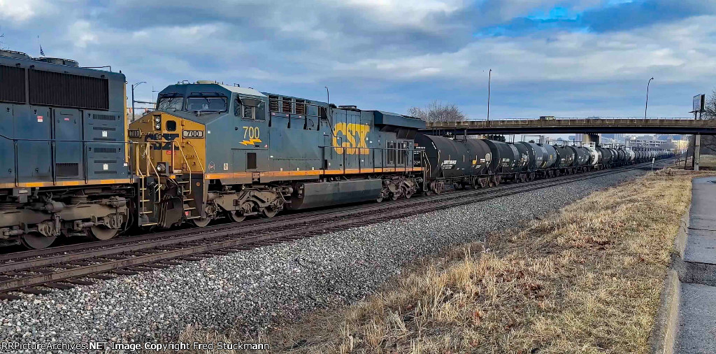 CSX 700